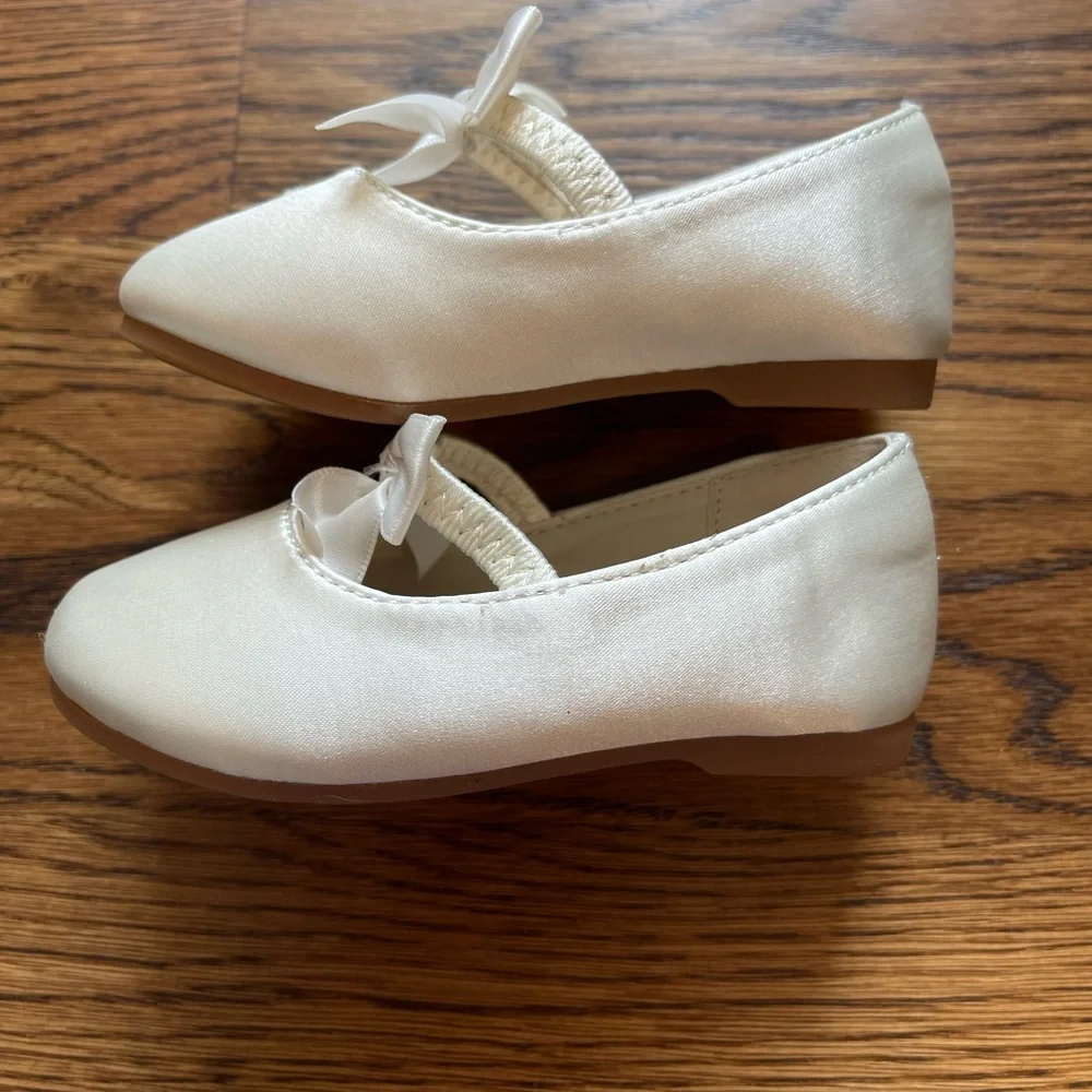 NWOT Dream Pairs Girls Satin Toddler Dressy Ballet Flats Size 4